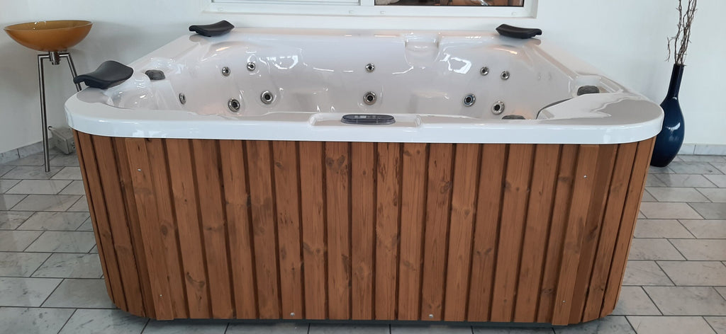Luxus Outdoor Whirlpool TOBAGO Platin - 210x190x83cm - 39x Jetdüsen